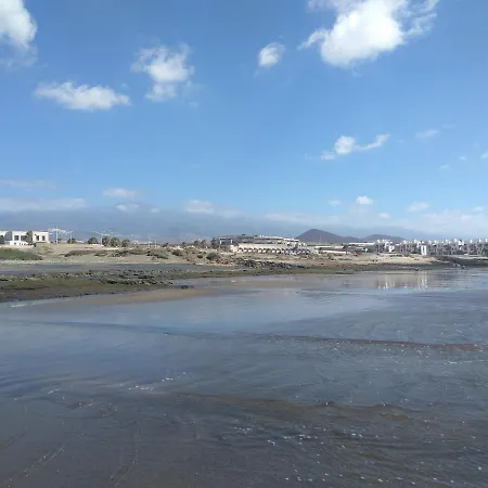 Luminoso Adosado Frente Al Mar * 엘메다노